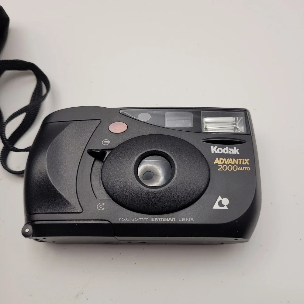 Kodak Advantix 2000 Auto APS Film Camera 25mm Ektanar Lens with Case and Manual